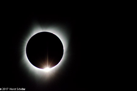 1/2000 Sek. bei f / 9,0 ISO 3200 700 mm